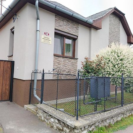 Kaptarko Apartmanhaz 代姆延 外观 照片